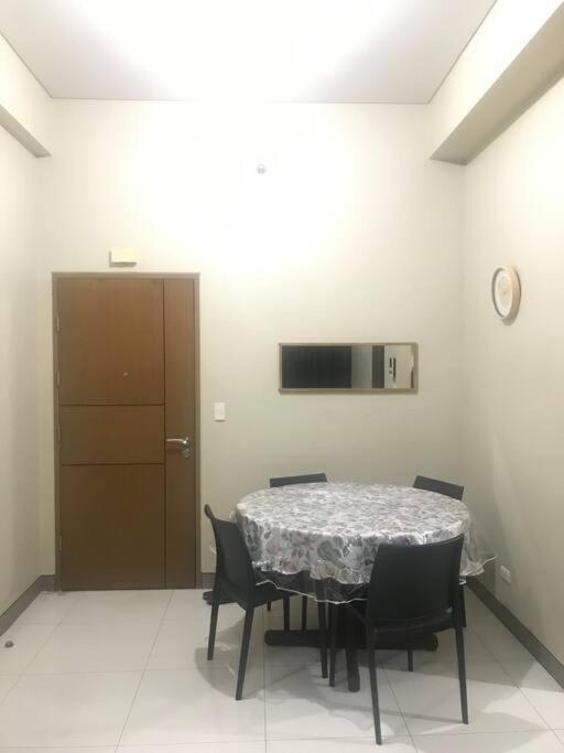 Lovely 2 Bed Room Condo Infront Of Naia Terminal 3 Manila Exterior photo