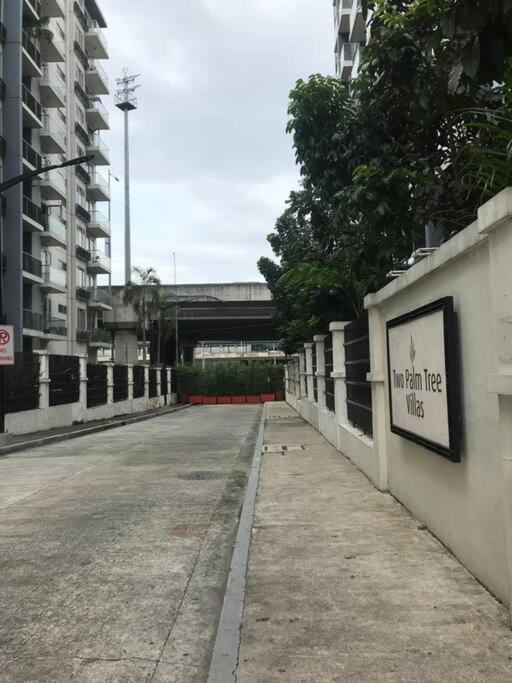 Lovely 2 Bed Room Condo Infront Of Naia Terminal 3 Manila Exterior photo