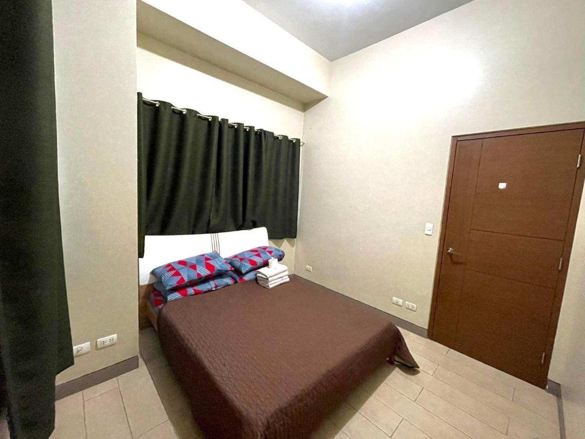 Lovely 2 Bed Room Condo Infront Of Naia Terminal 3 Manila Exterior photo